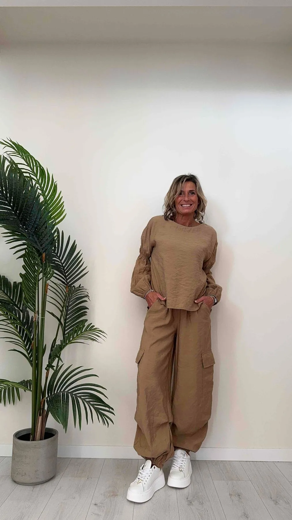 DAFNE - 47100P27 - BLUSA CUPRO MODAL CON MANICHE ARRICCIATE, FIT AMPIO