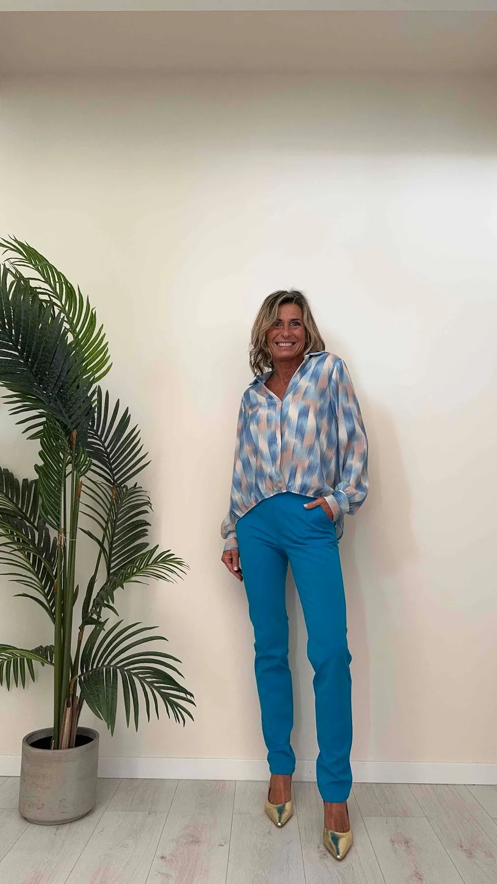 DAFNE - 5991SFUMP17 - BLUSA STONDATA CON ELASTICO, SCOLLO A V INCROCIATO, FANTASIA SFUMATA